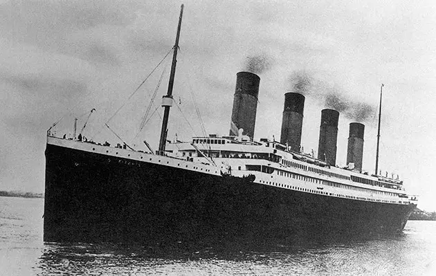 D'Titanic ass an der Nuecht vum 14. op 15. Abrëll 1912 ënnergaangen.