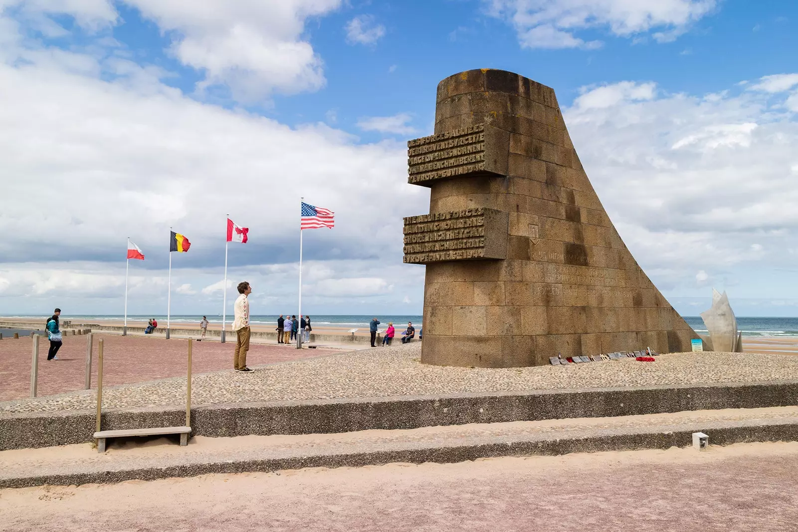 Ghé thăm các bãi biển đổ bộ Normandy