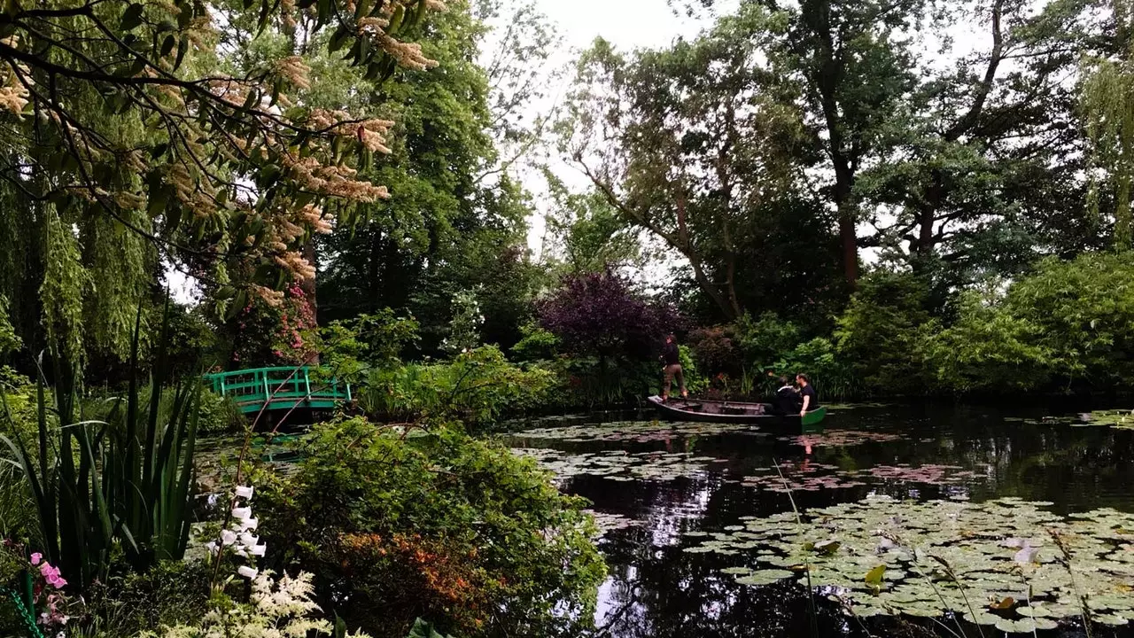 Dem Monet säi Gaart: eng Rees vu Loft, Liicht a Waasser