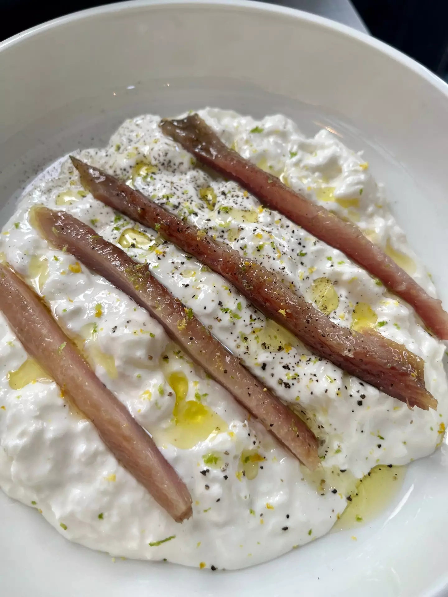 Stracciatella com sardinha affumicate Mandarosso Madrid