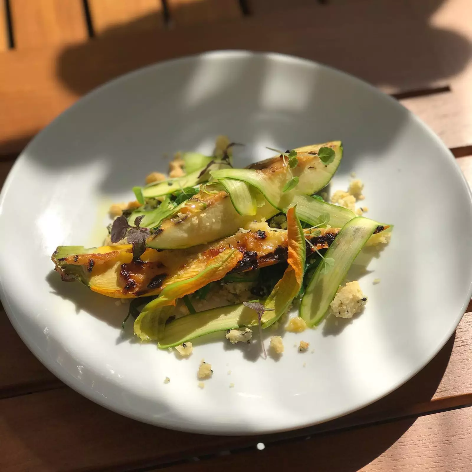 Misogrillet zucchini og wakame på Café des Bains