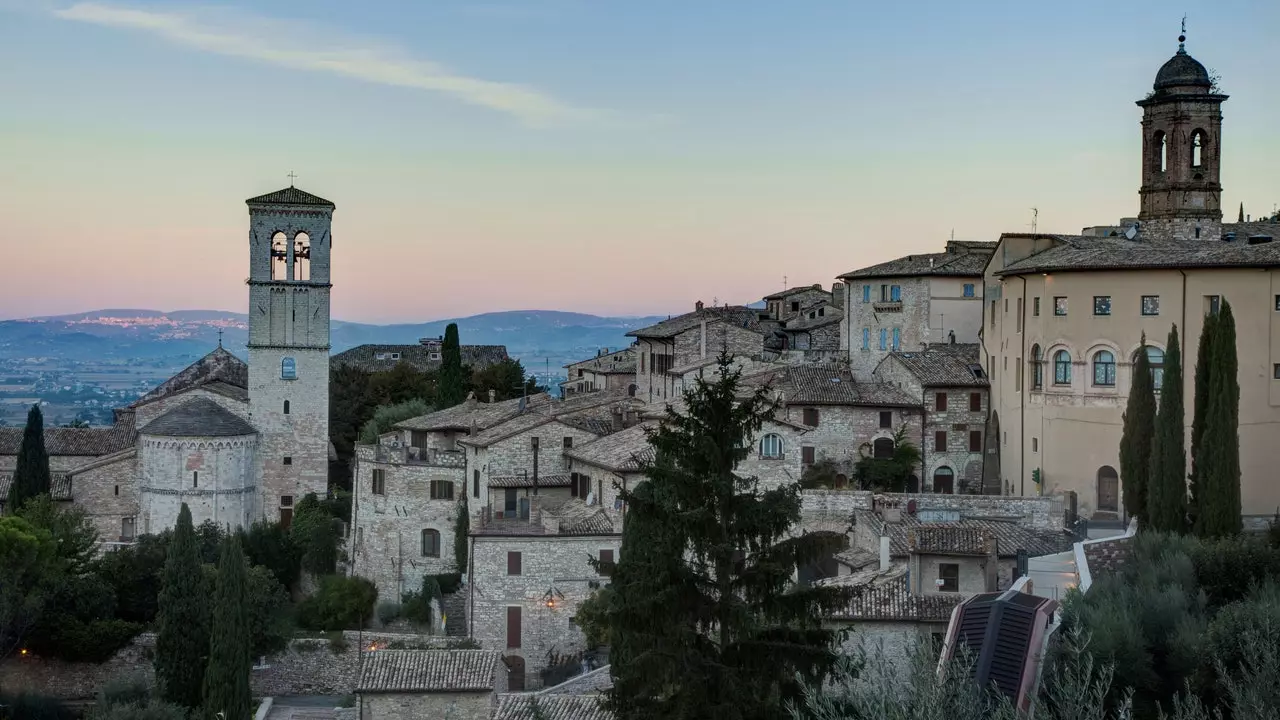 Manuel Astur: tant qu'il y aura des poètes, il y aura de nouvelles façons de raconter l'Italie