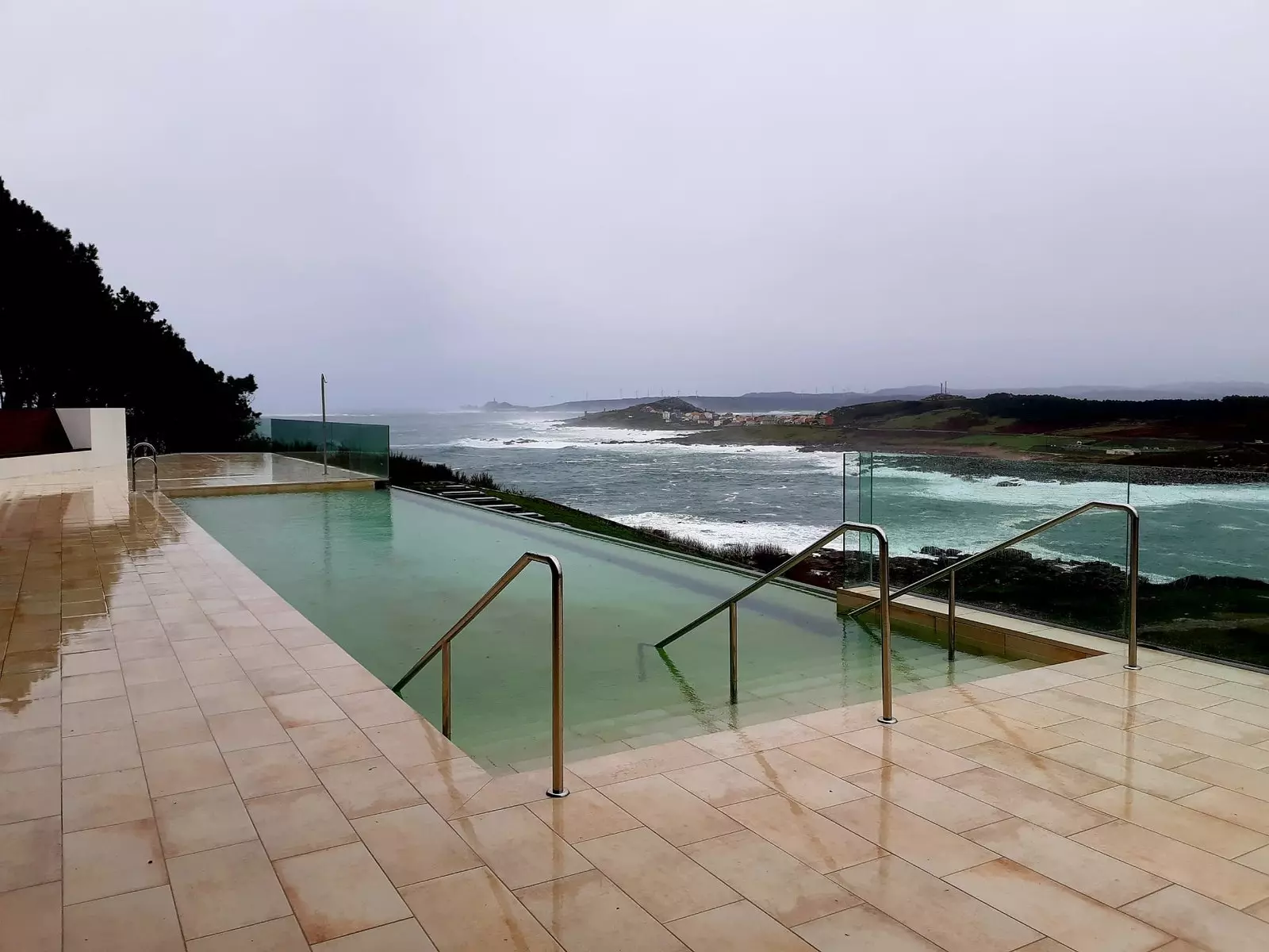 hotel swimming pool