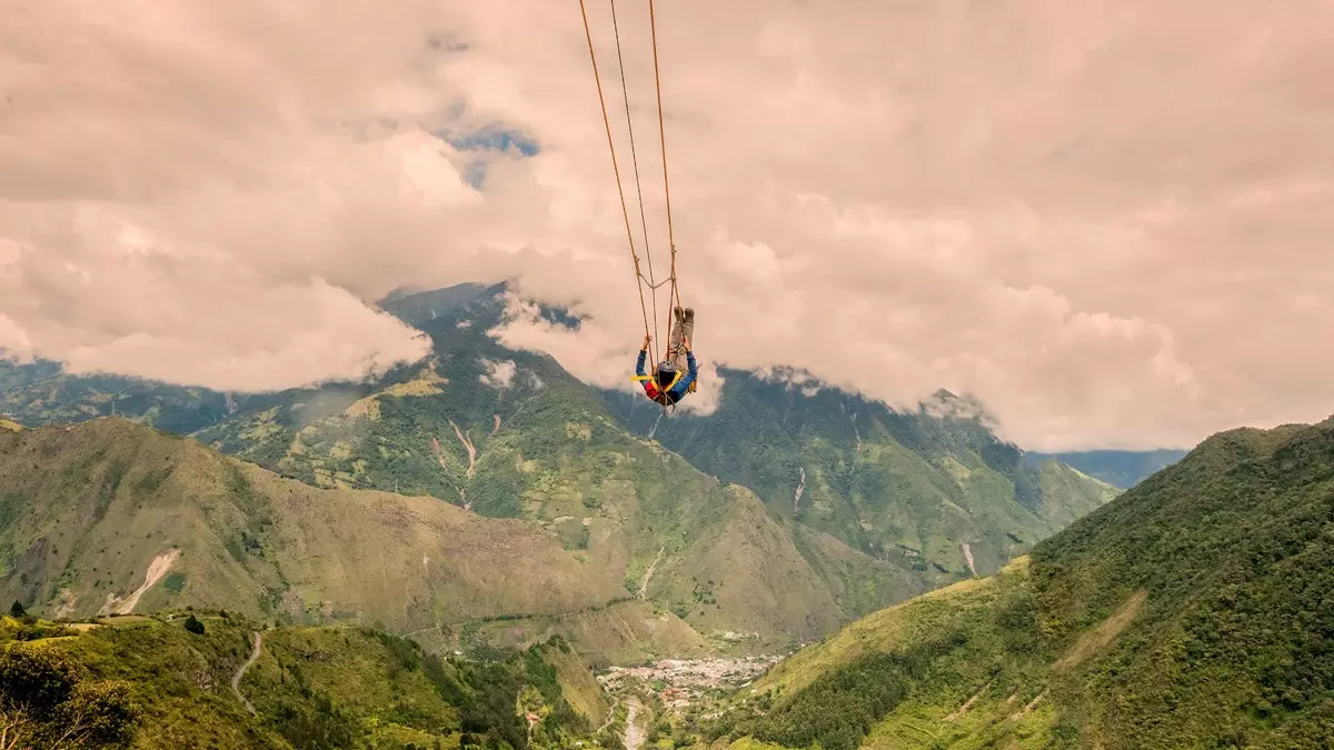 Mabembea haya mawili yanakusogeza kuelekea mwisho wa dunia huko Ecuador