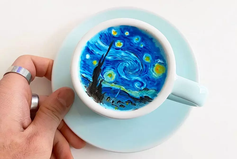 This barista draws Van Gogh's Starry Night on your coffee