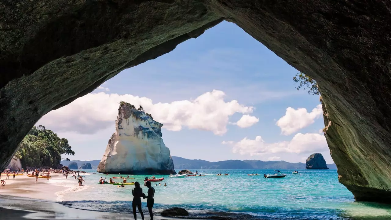 Yeni Zelanda önümüzdeki sonbahardan itibaren turist vergisi alacak