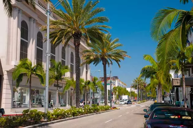 A Rodeo Drive-ban valószínűleg nem vásárol semmit, de hollywoodi élményben lesz része