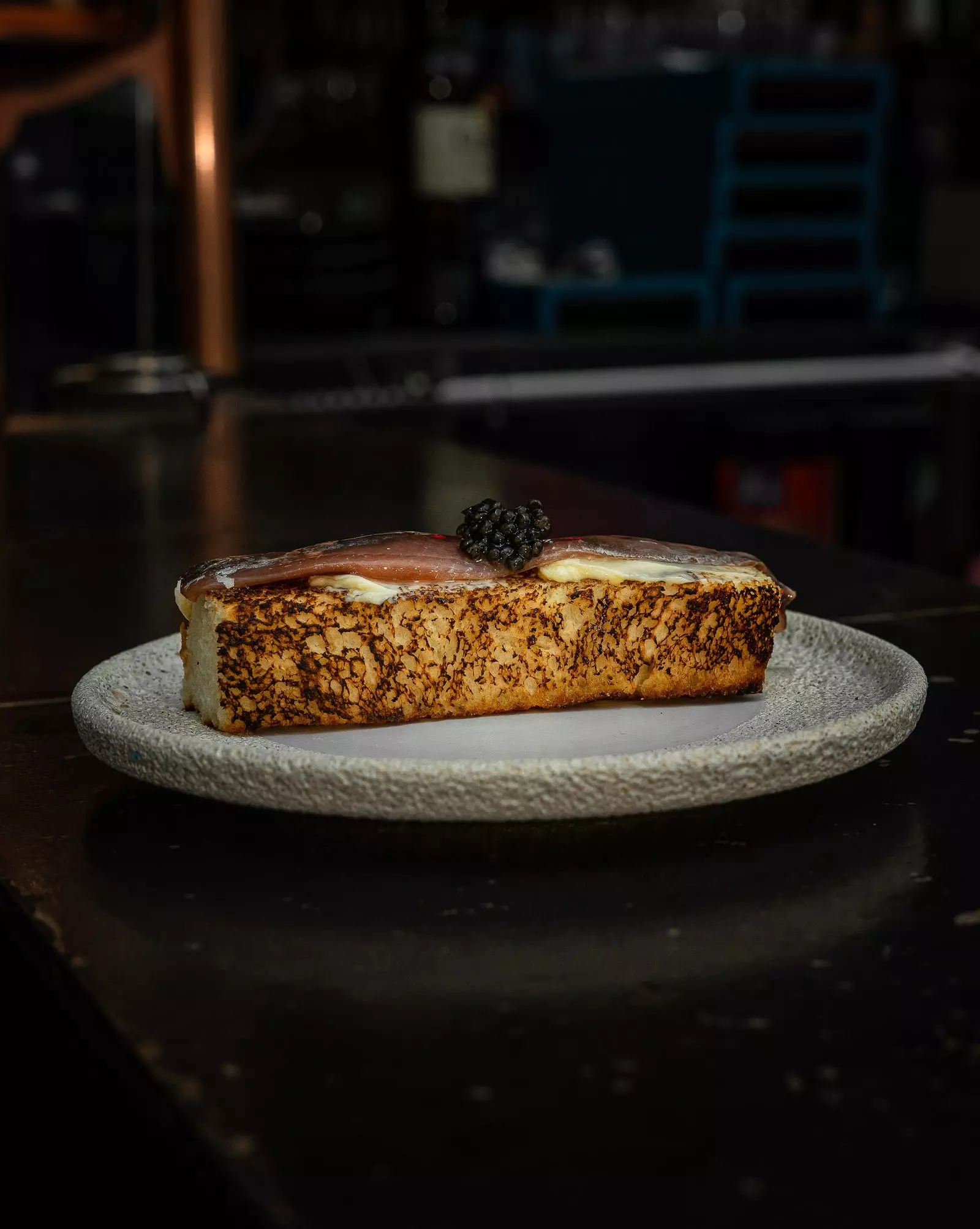 Ansjovis uit Santoña in briochebrood met boter. Het lekkerst met Vermout Astobiza.