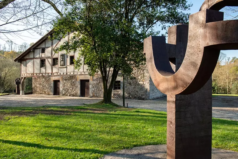 Detail of the Liberty Arch in front of the Zabalaga farmhouse, 16th century