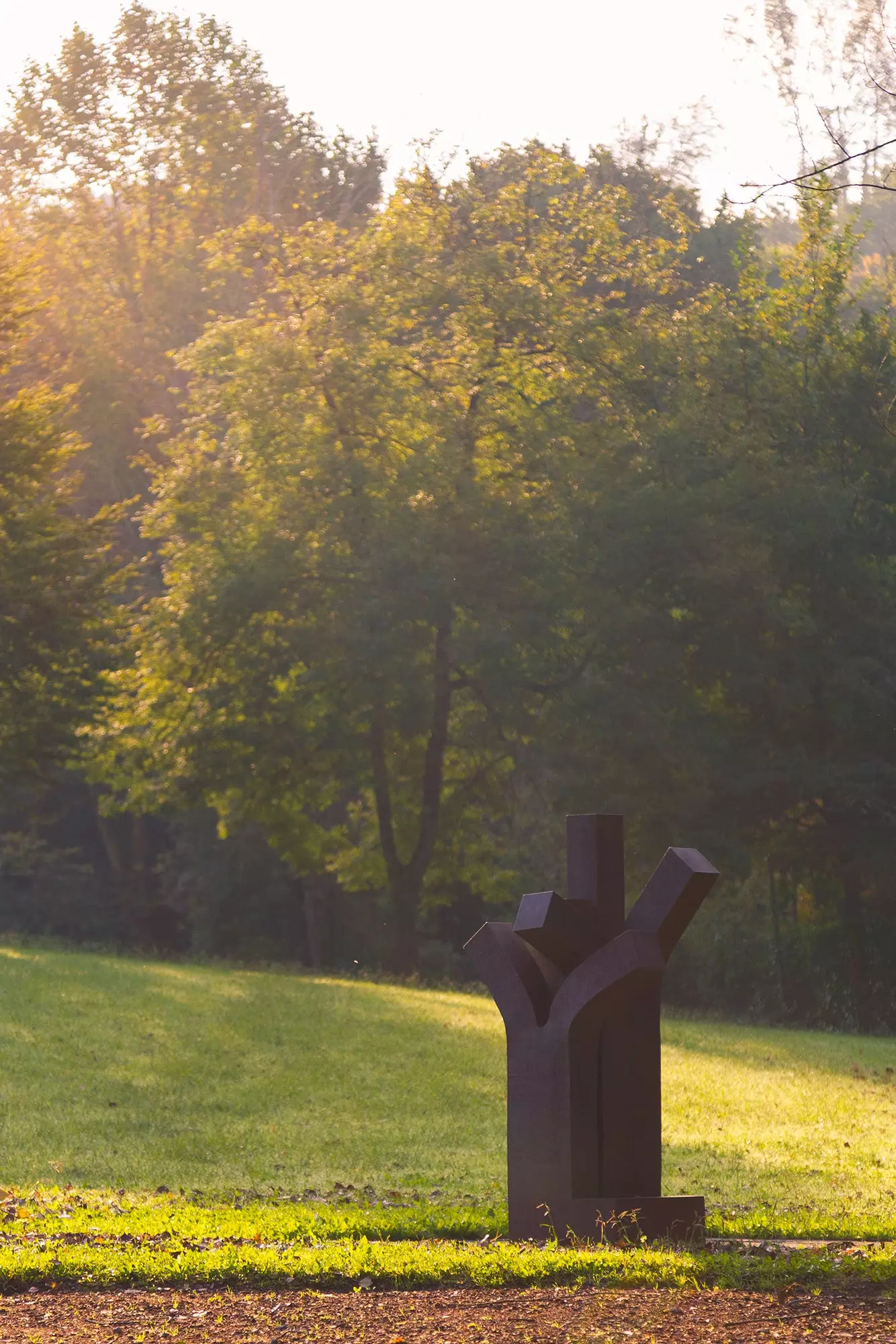 Saullēkts pār Zuhaitz VI pilsētā Chillida Leku