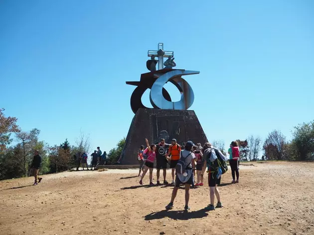 A foto essencial no Monte do Gozo