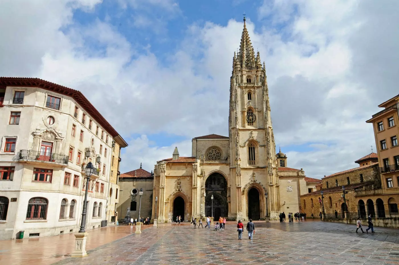 Oviedo e sua imponente catedral