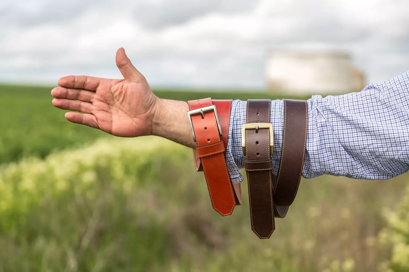 Handmade belts made in Palencia by Artesanía Villarramiel.