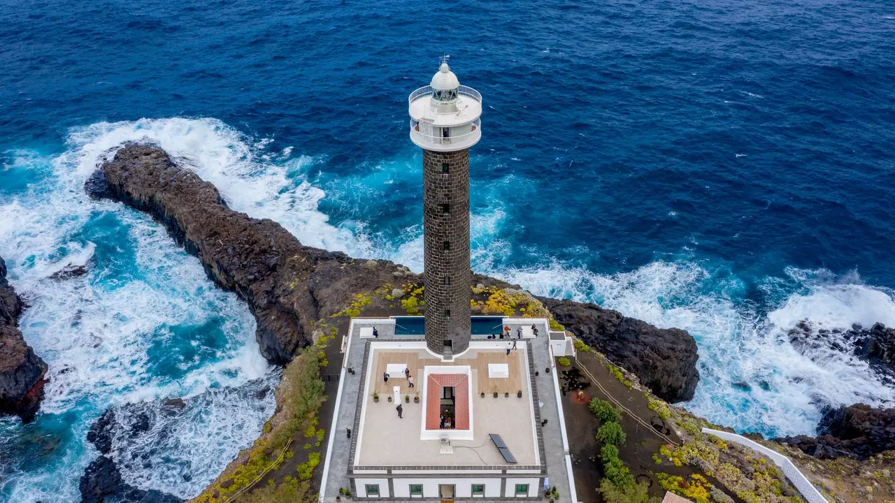 Deze vuurtoren van La Palma is nu een luxe hotel waar u zich kunt loskoppelen van de wereld