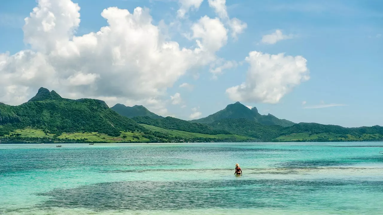 Mauritius ကျွန်း- အိန္ဒိယသမုဒ္ဒရာရှိ ကောင်းကင်ဘုံငယ်