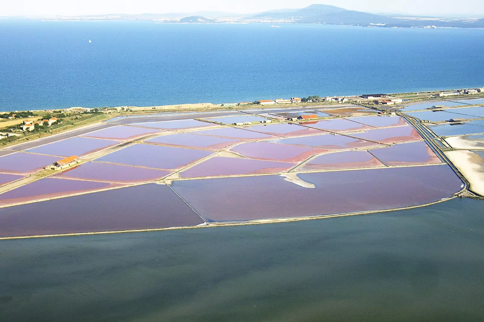 Atanasov o famoso lago rosa búlgaro