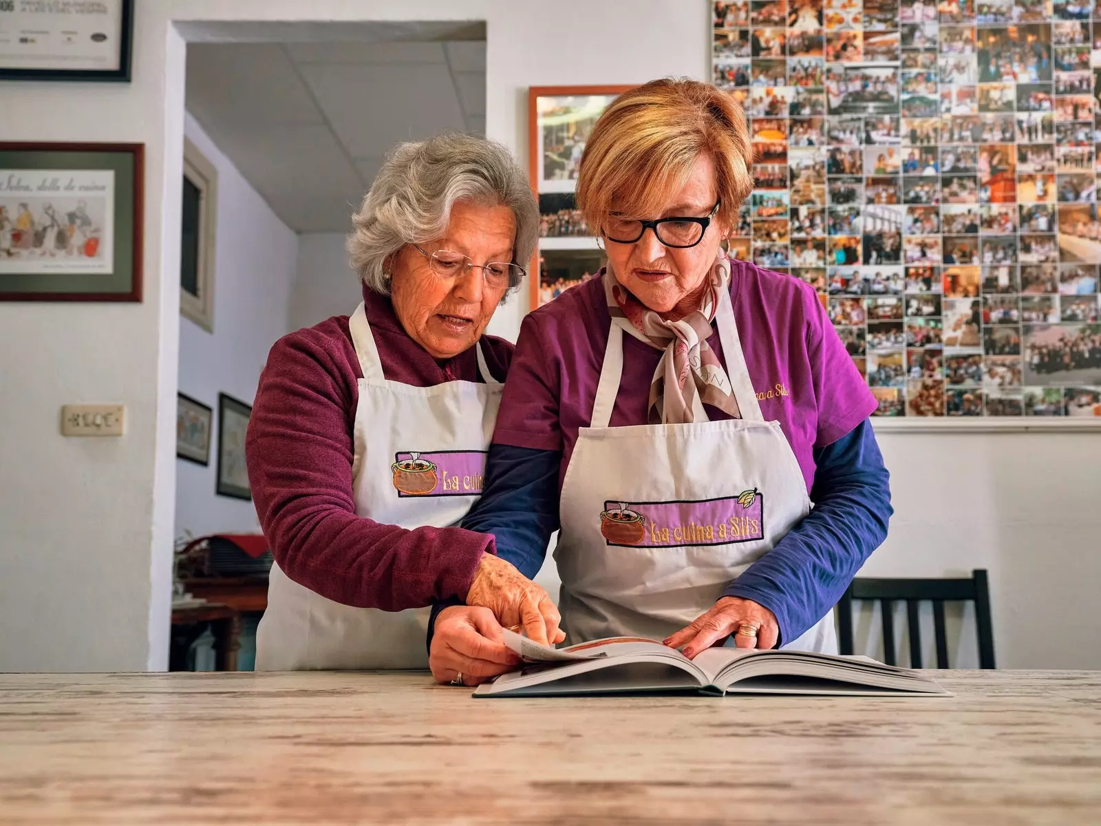 Twee leden van het collectief La Cuina a Sils