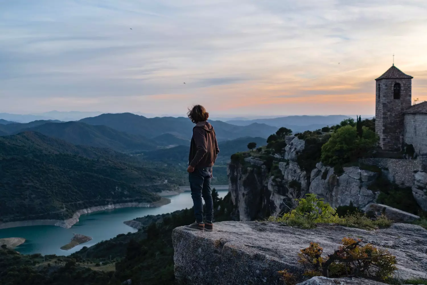 Acesta este videoclipul definitiv pentru a descoperi Catalonia