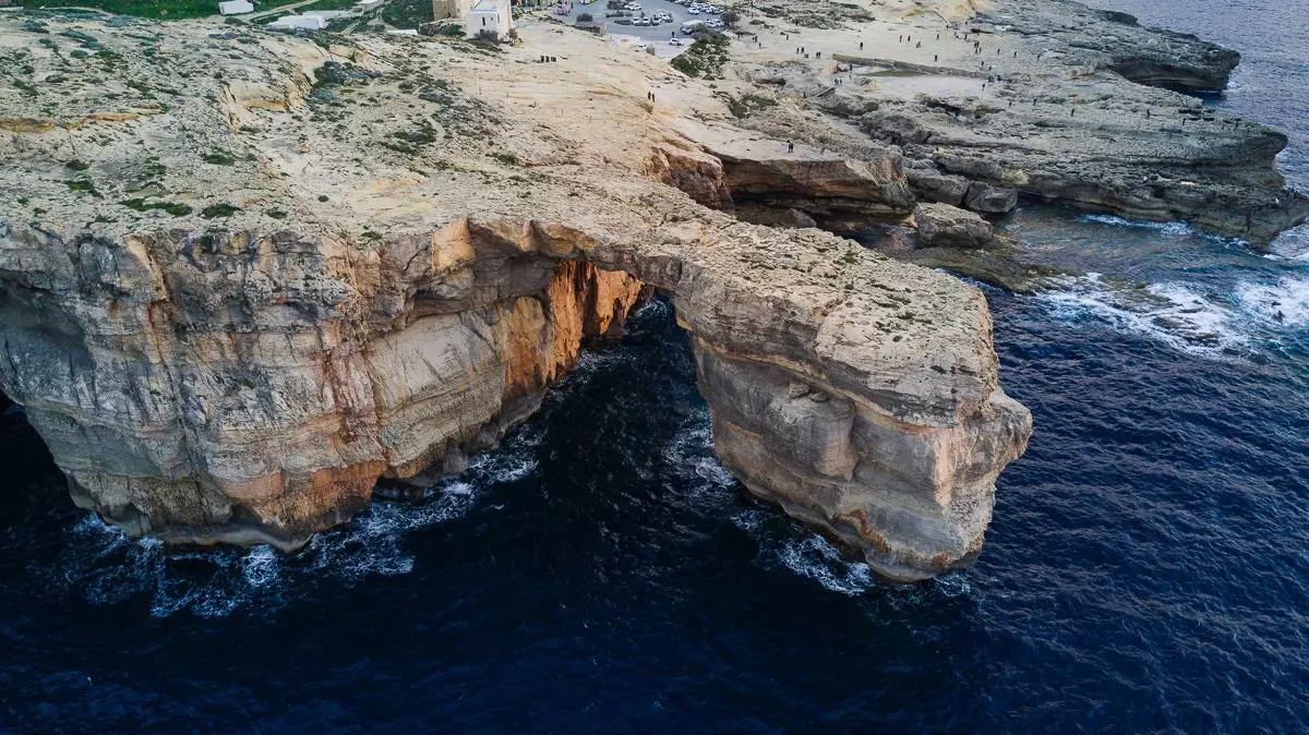 Autentiskt ljus och från luften Malta kondenseras i en två minuters video