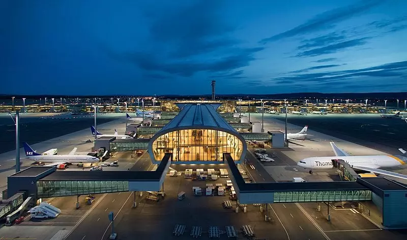 Noćni pogled na Airport City Oslo