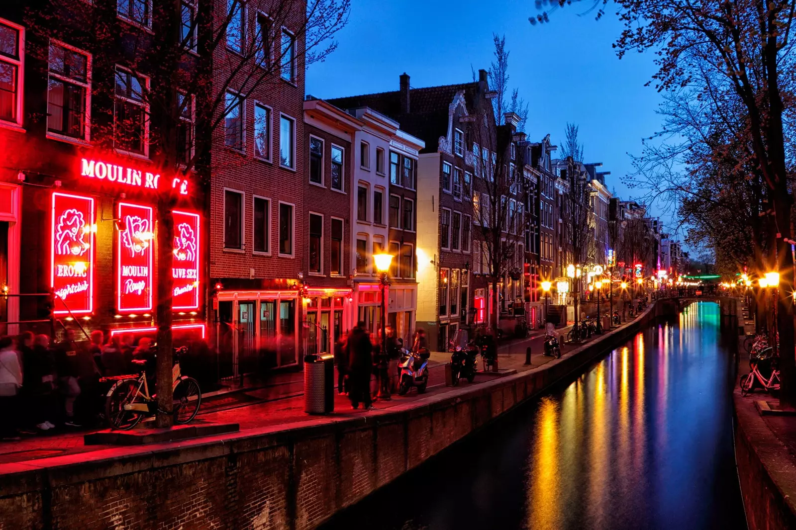 Amsterdam vieta le visite guidate al quartiere a luci rosse