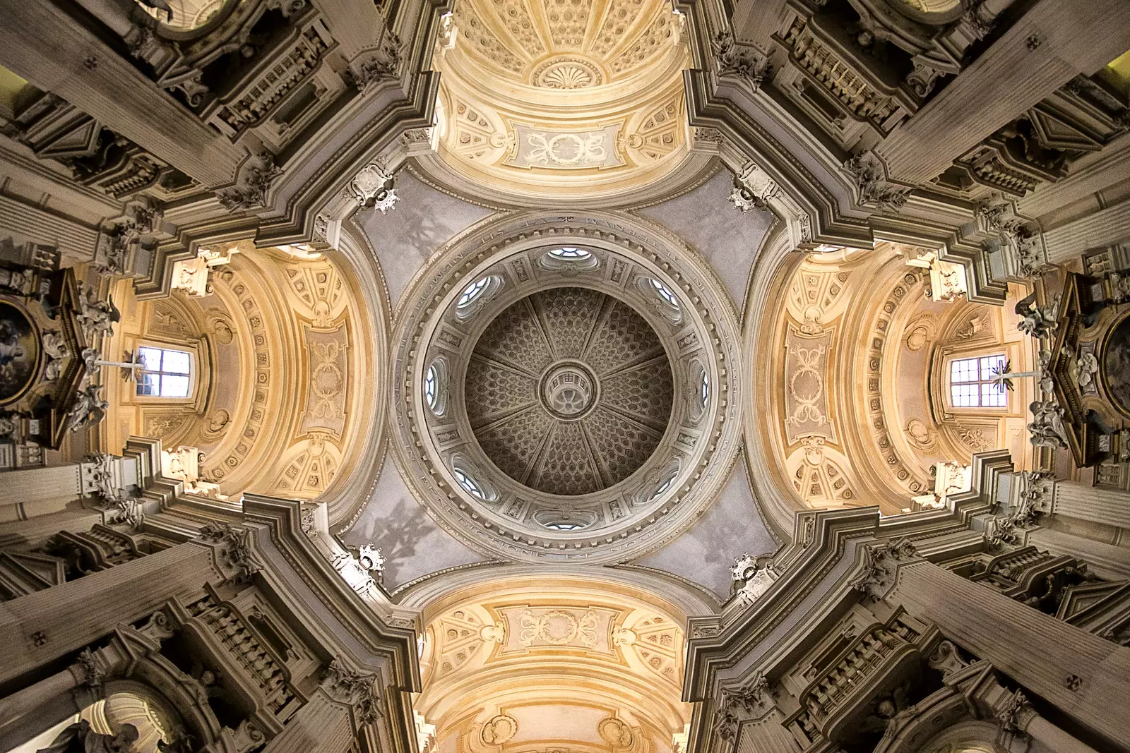 Intérieur de l'église Reggia di Venaria