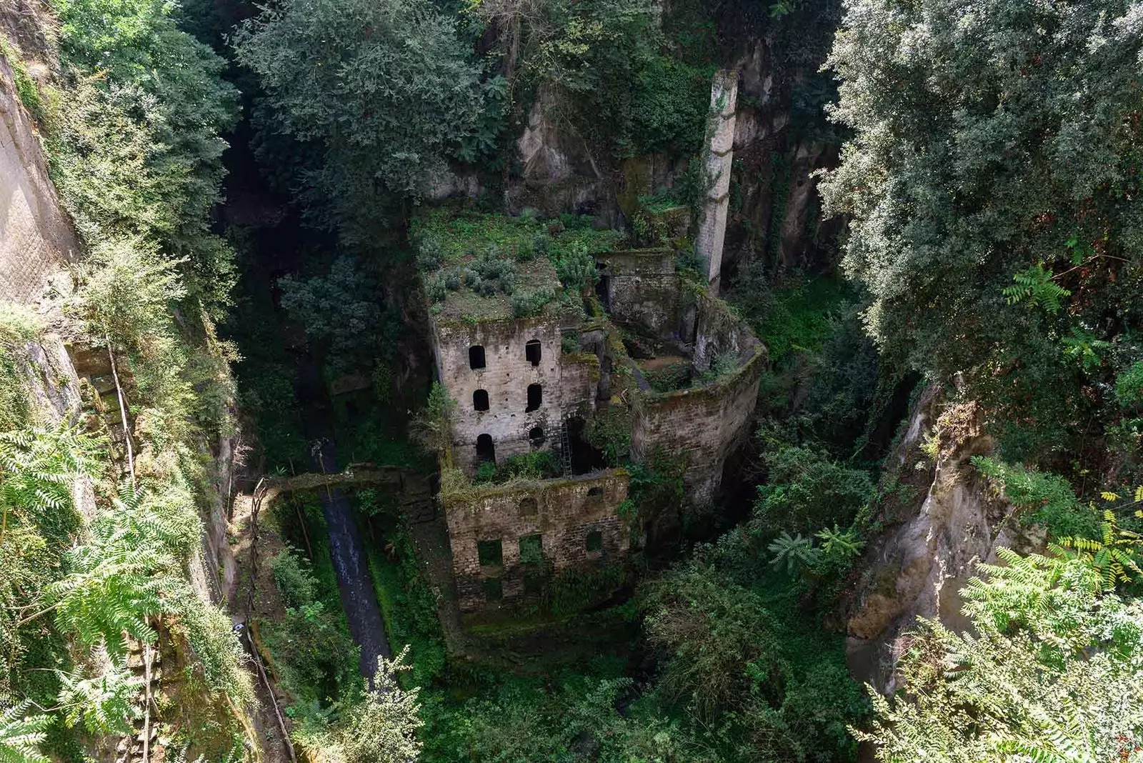 Sorrento iza Limoncella