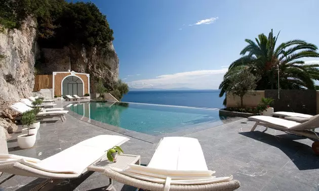 Grand Hotel Convento di Amalfi sonsuzluk havuzu ve manzarası