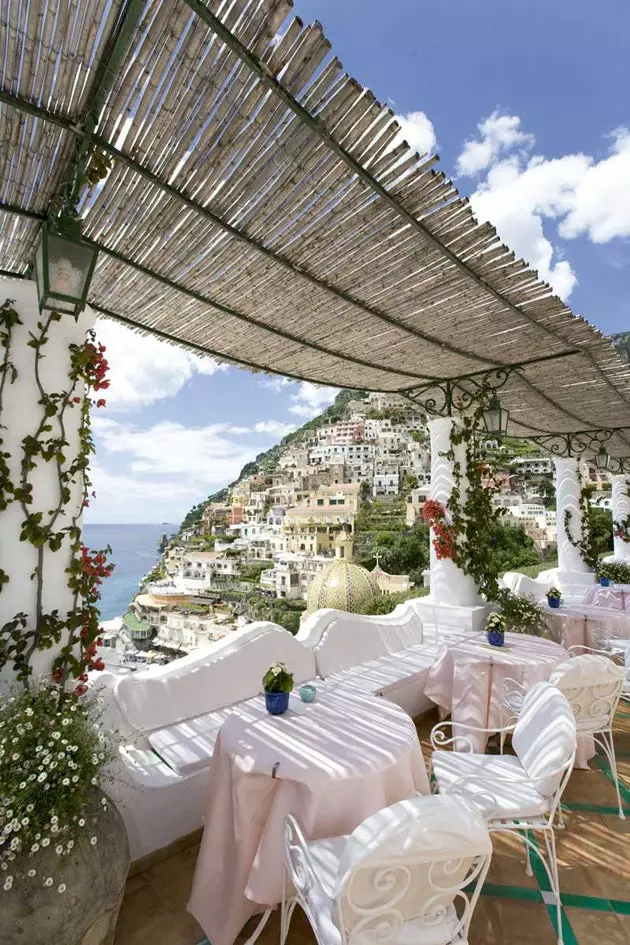 Hotel Sireneuse'den Positano'ya bakış