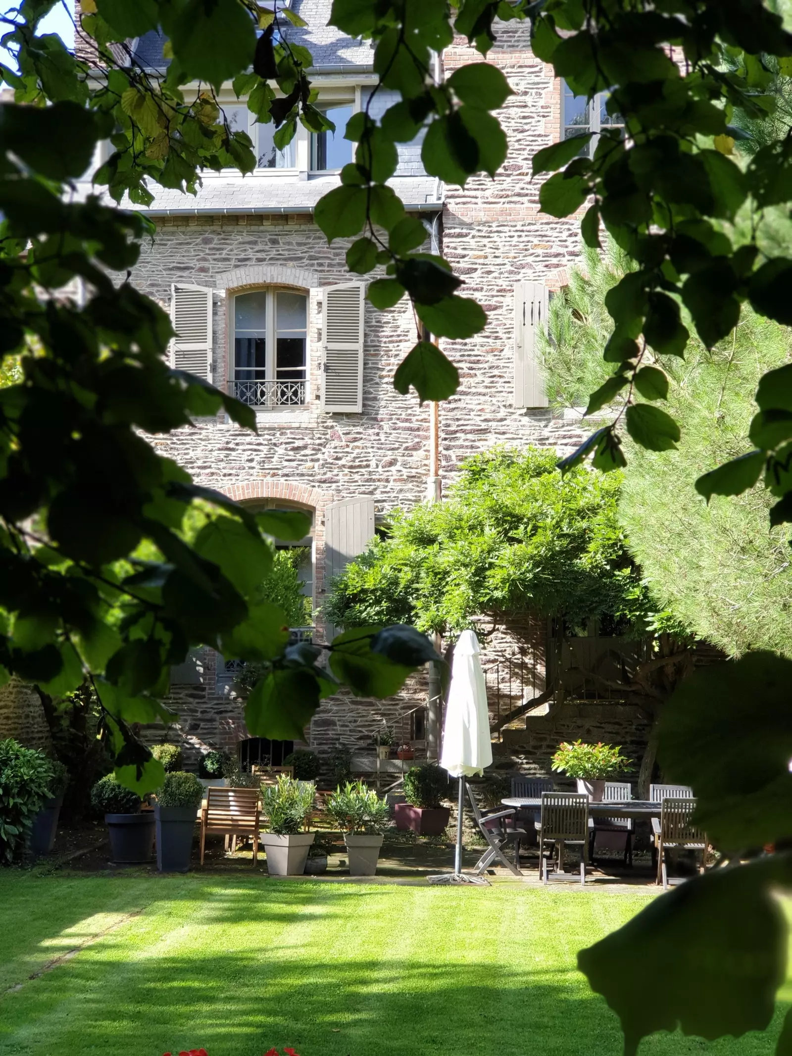 Secret garden of Castel Jolly Rennes.