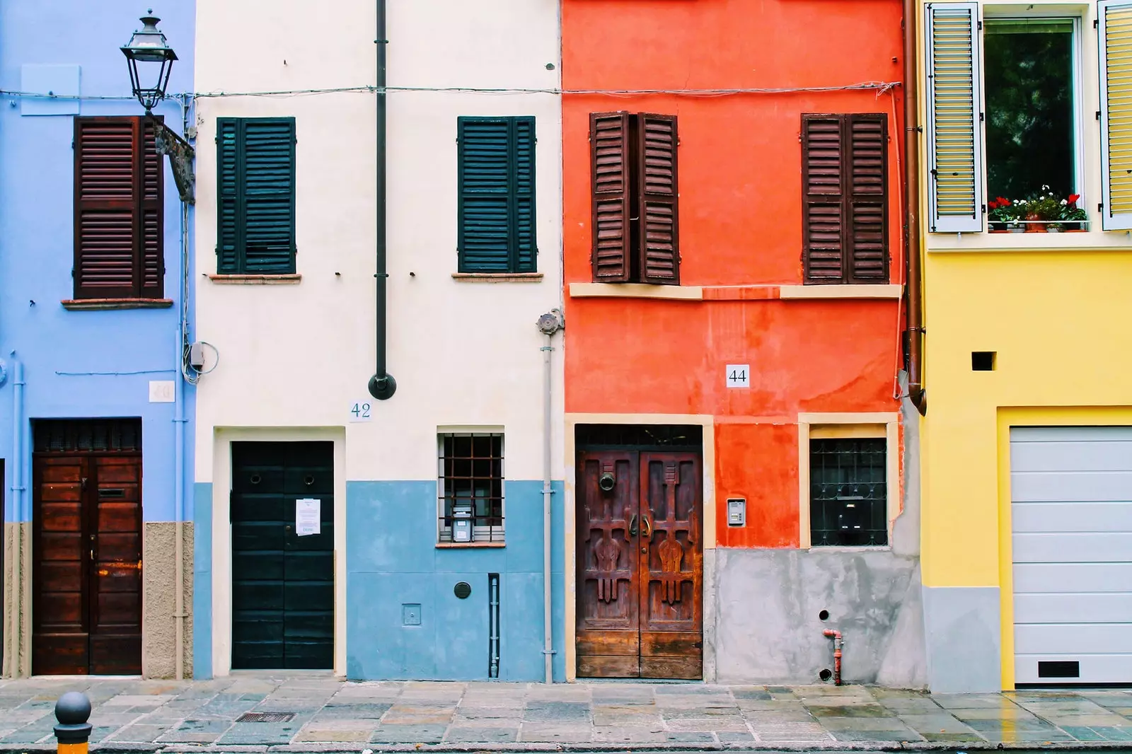 Färgglada hus i Parma