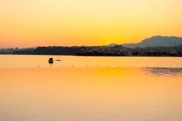 Η θέα από το ξενοδοχείο Le Mridien Lav