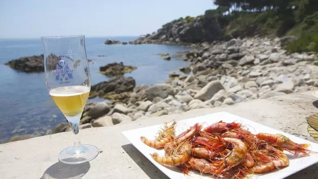 Girona: Kichen am Schlag vun der Landschaft