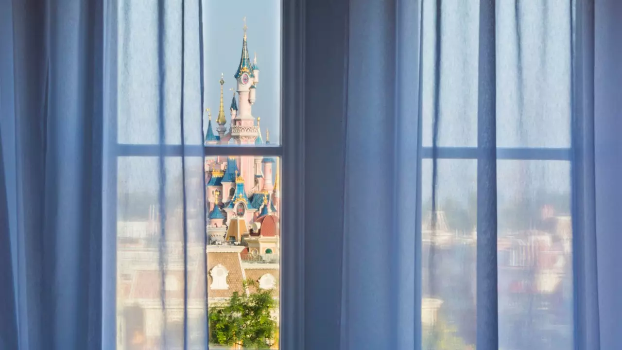 Disneyland Paris doma: platforma, ki naše domove napolni s čarovnijo