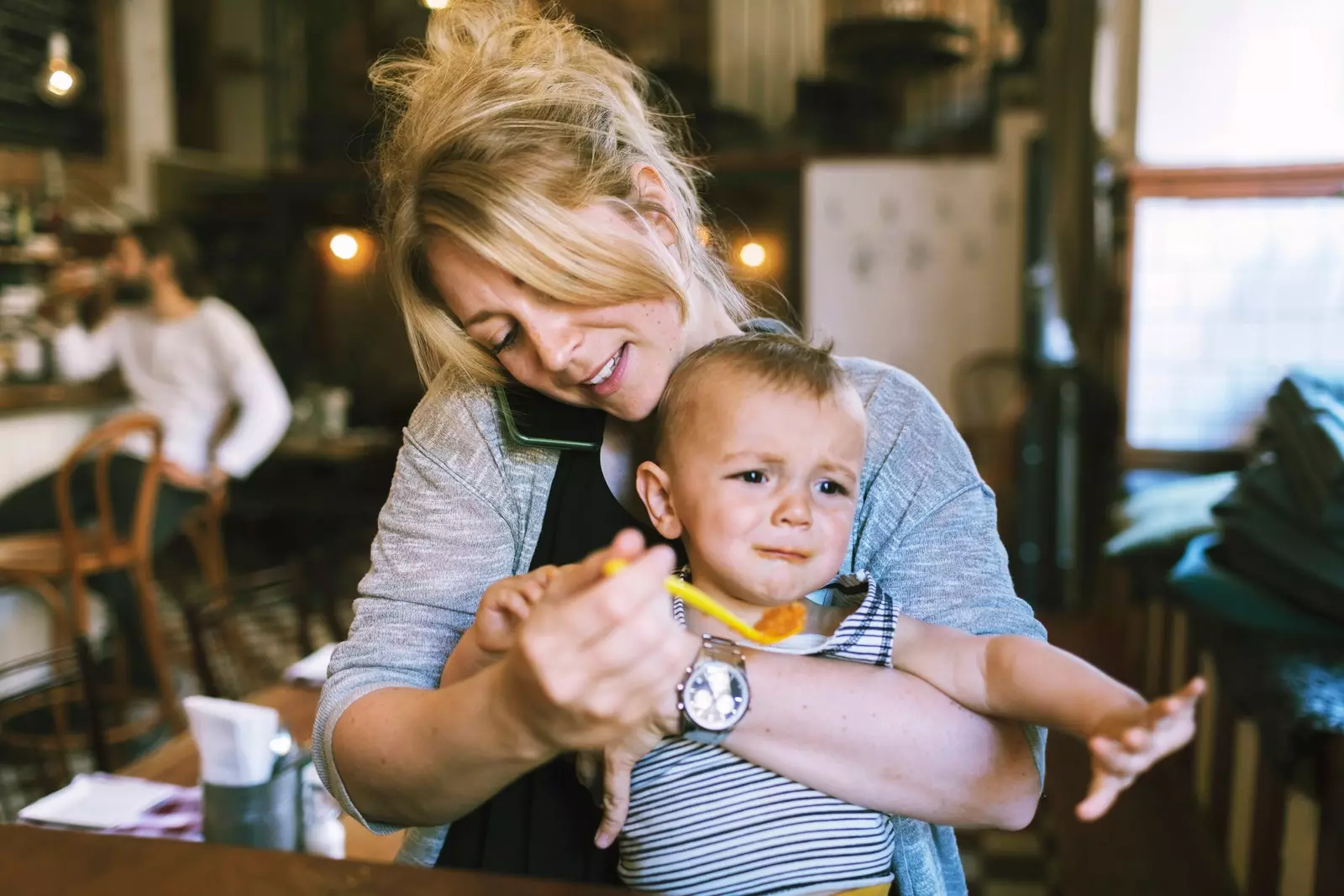 babyen vil ikke spise på restaurant