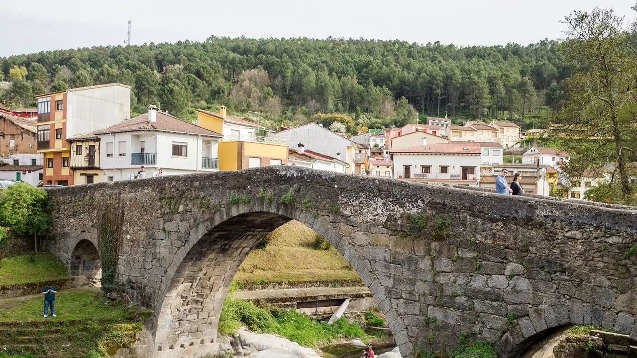 Arenas de San Pedro, mji wa zamani wa Gredos