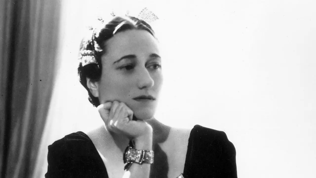 Kaj menite o zapestnici Wallis Simpson (in drugem dizajnerskem nakitu)?