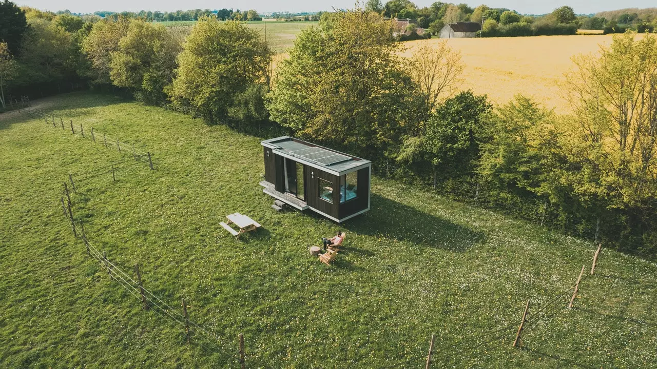 Live de Summer wéi e richtege Paräisser an dëser Öko-Kabine zu Le Perche