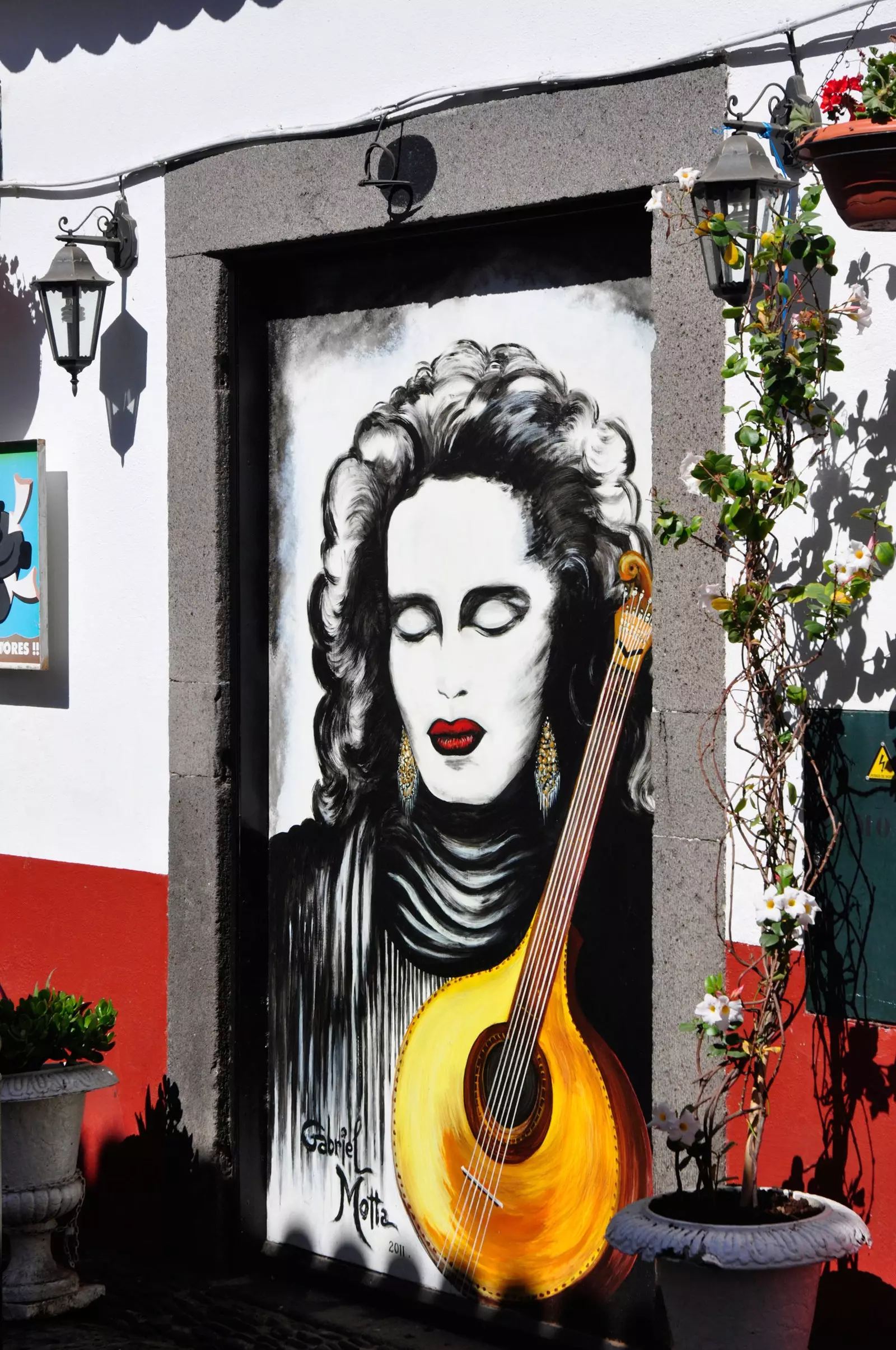 Funchal or the art of recovering streets through street art