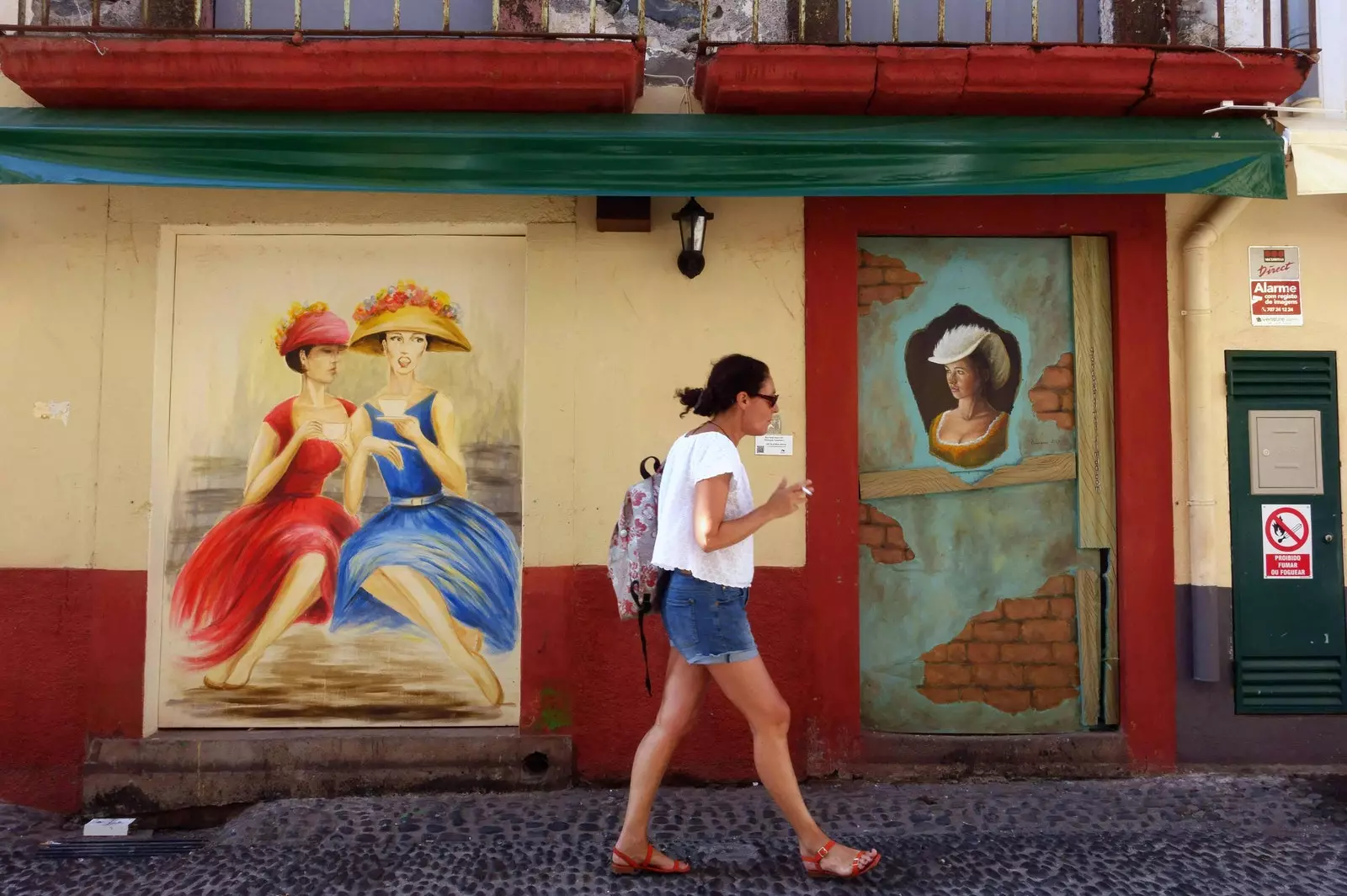 Funchal atau seni memulihkan jalan melalui seni jalanan