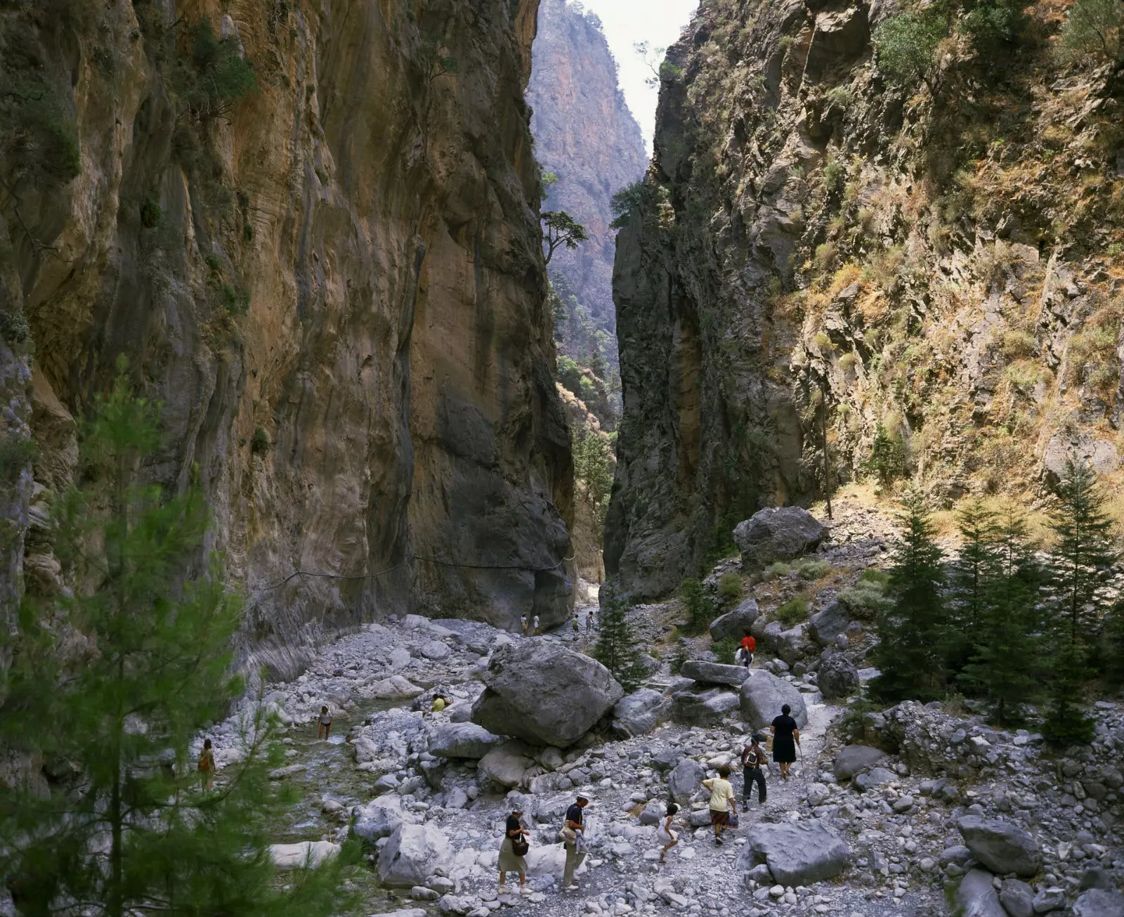 ギリシャで最大の峡谷はクレタ島にあります。