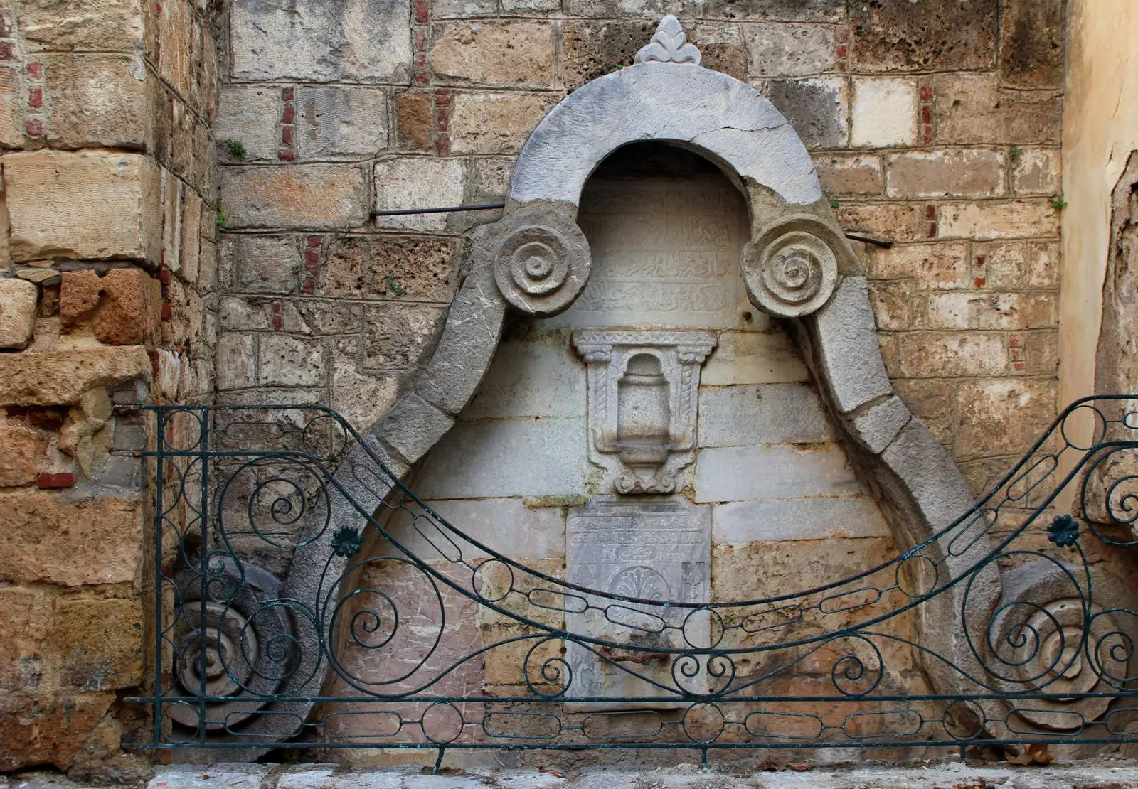 Fountain of the little Ottoman on the island of Nauplia.