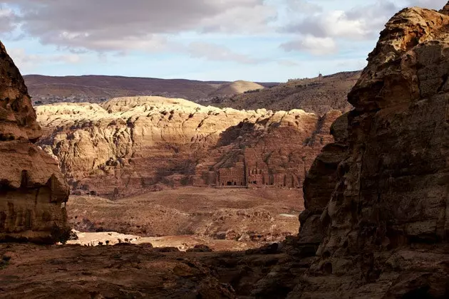 Petra qayaya oyulmuş şəhər