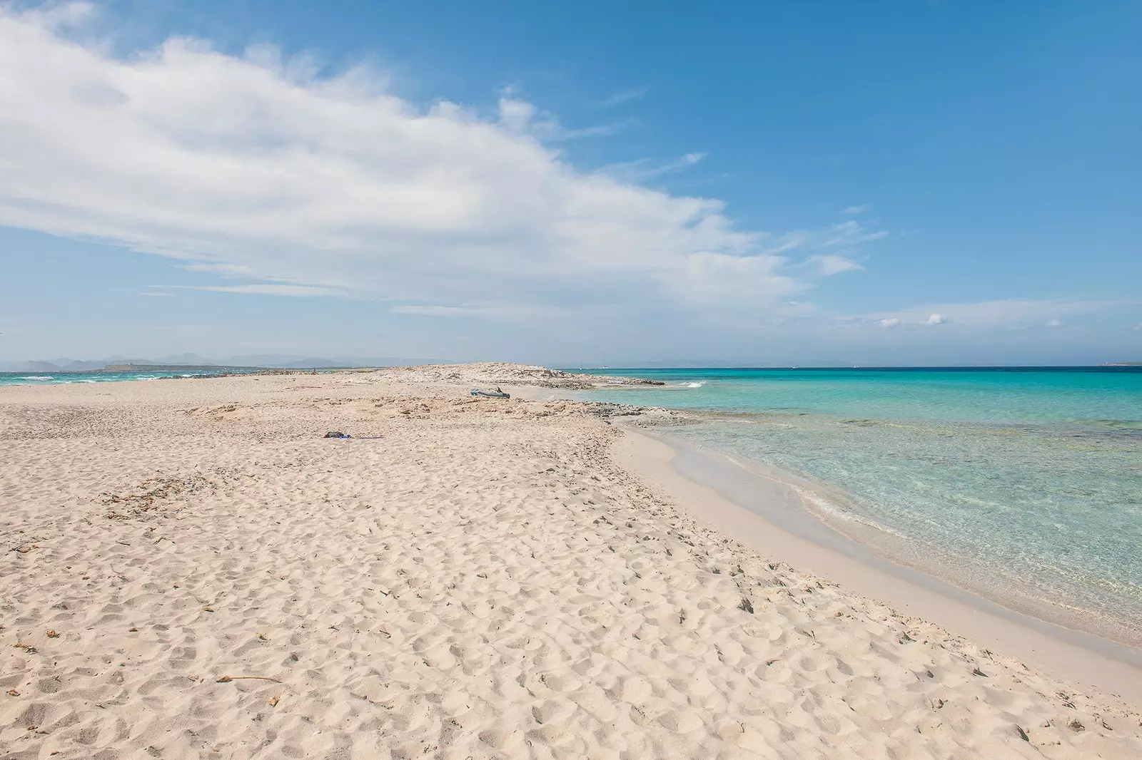 Llevantas pludmale Formentera