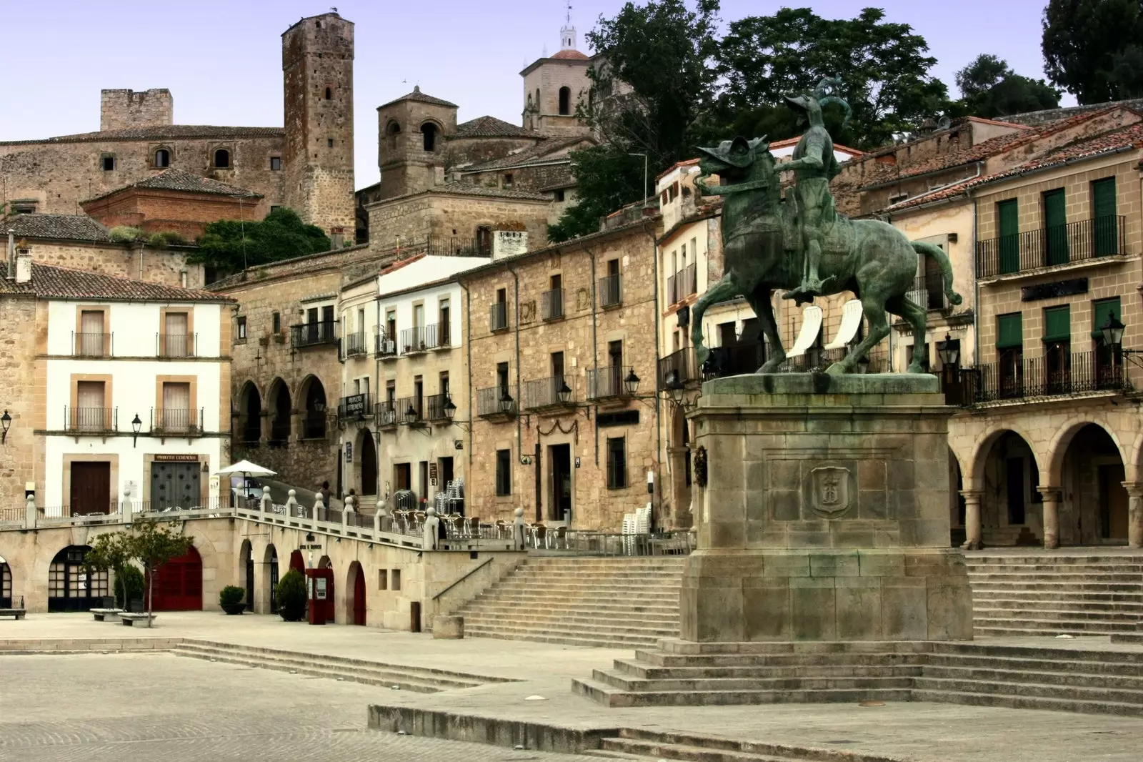 In the Plaza de Trujillo, the National Cheese Fair used to be held today.