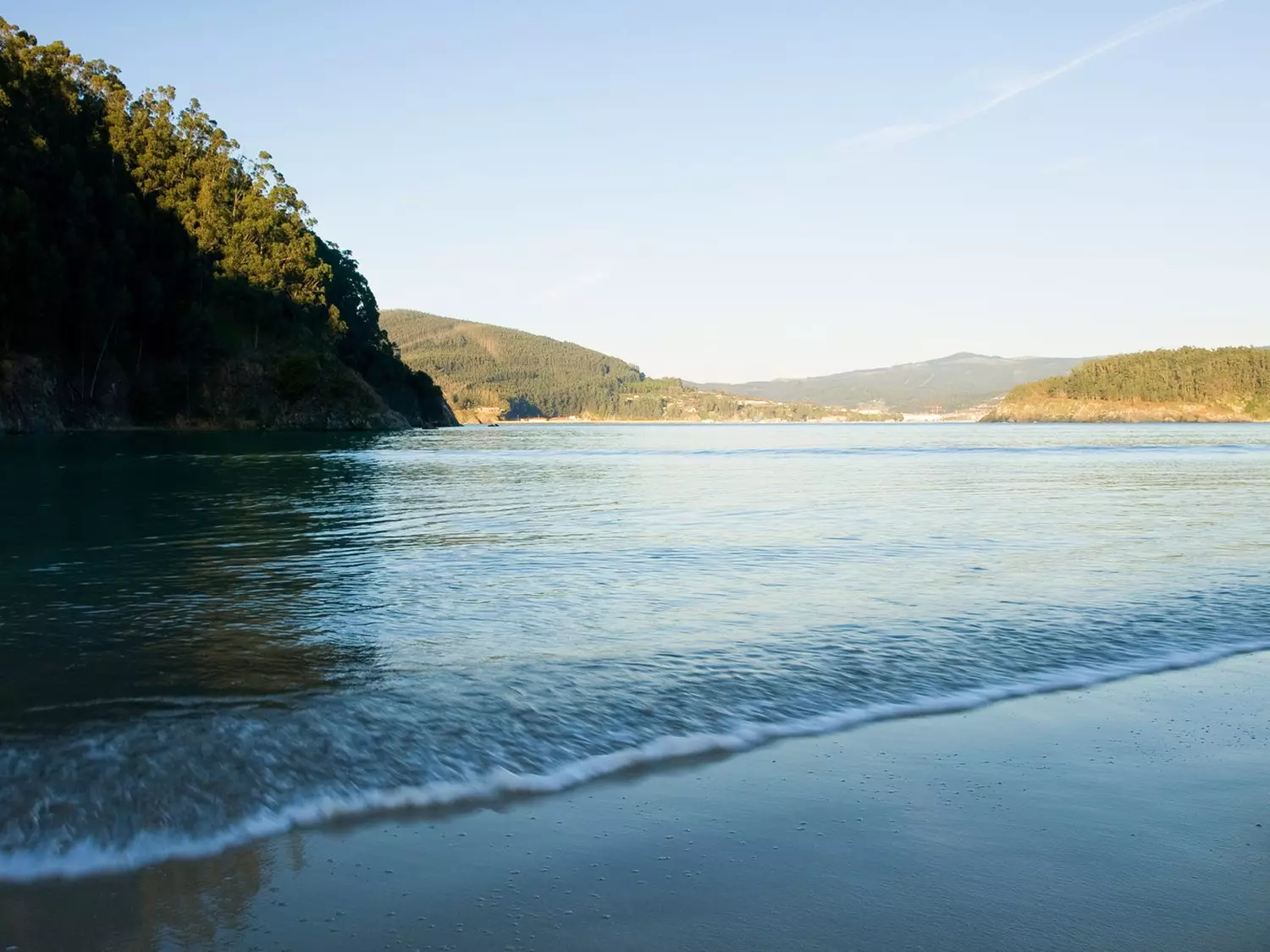 Pantai, makanan laut, dan matahari Yang terbaik dari Ferrol ada di sekitarnya