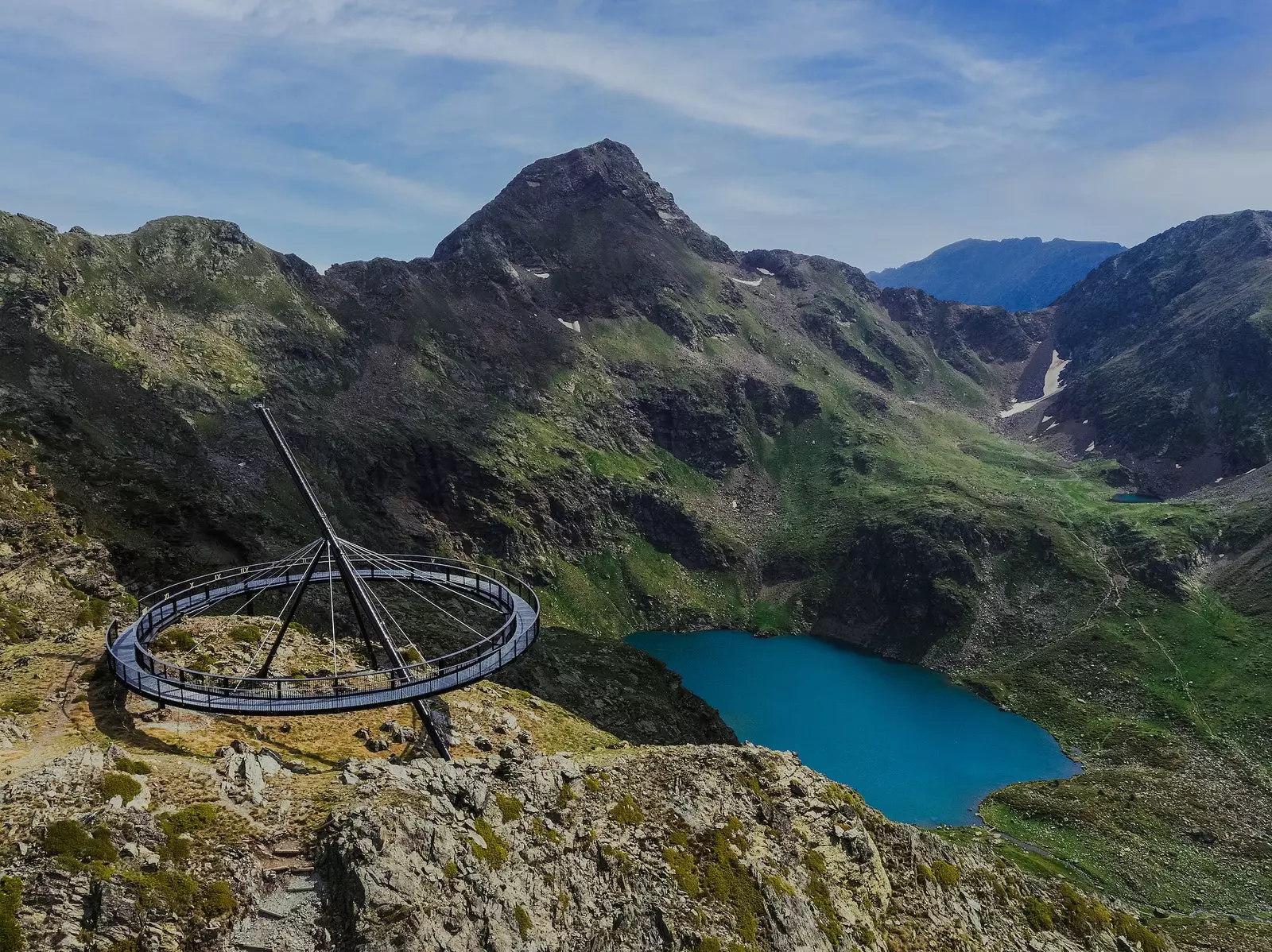 Radharc na Gréine Tristaina.