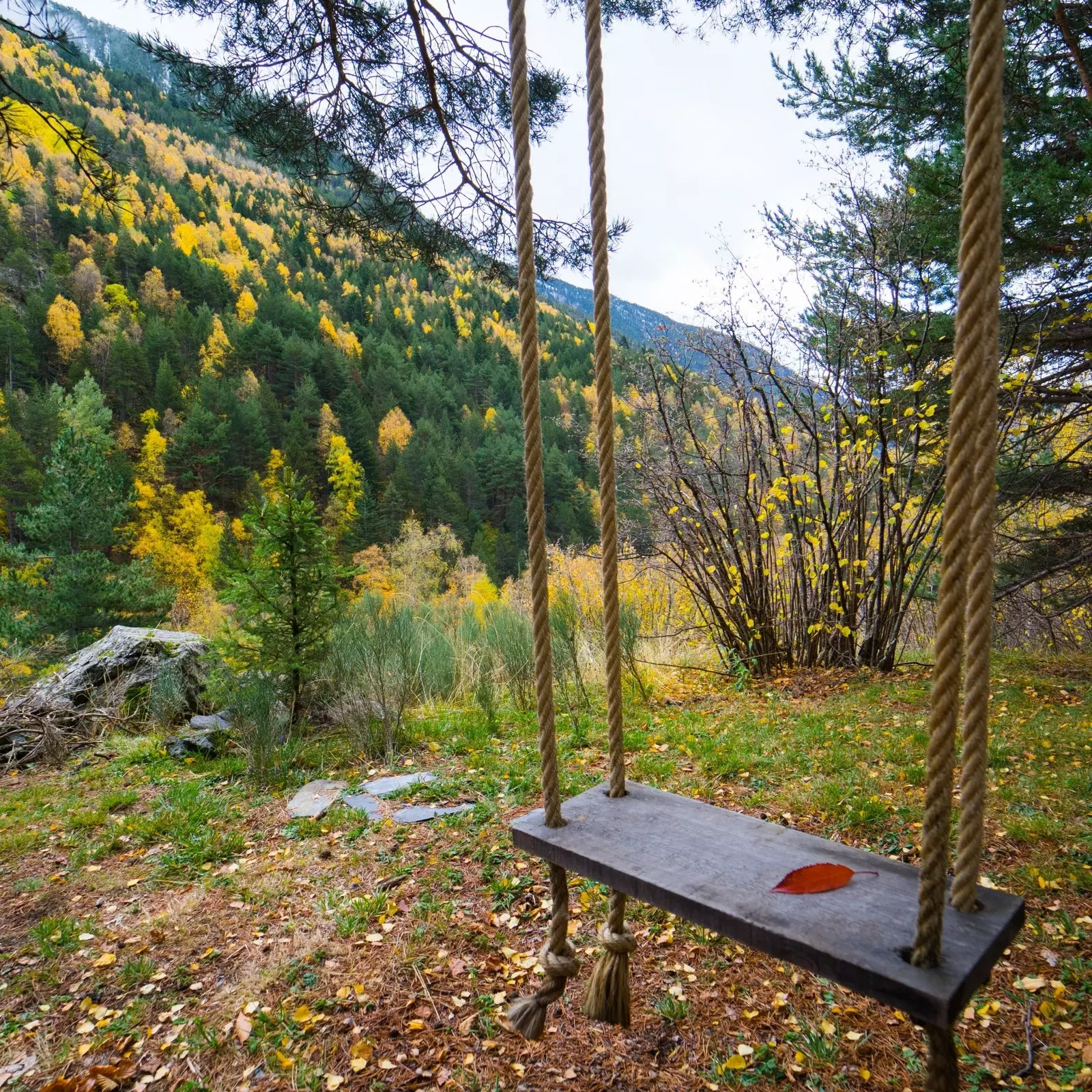 Tidur di Borda del Buno, rahsia terbaik di hutan Ordino.