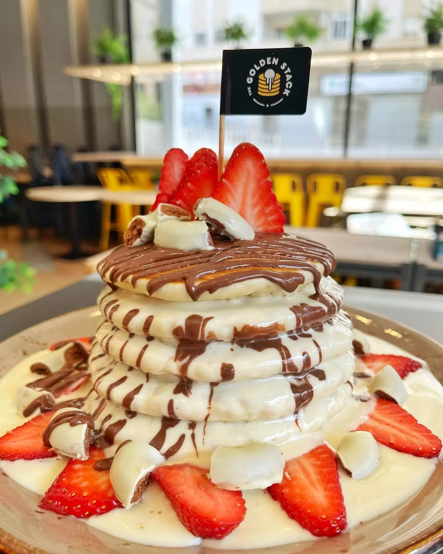 pancake dengan coklat putih