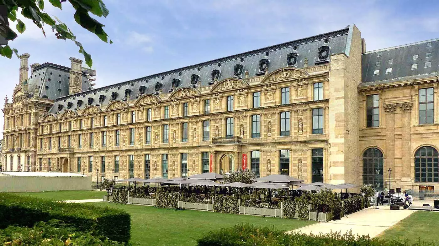 Muse Les Arts Décoratifs une terrasse avec vue sur les Tuileries